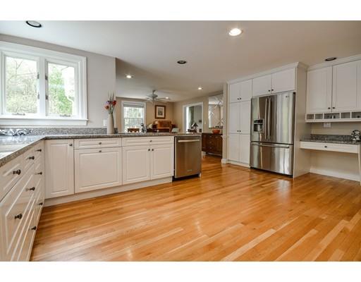 17 Windsor Rd, Dover, MA 02030 photo 9