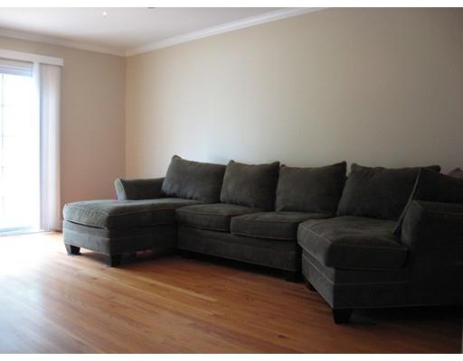 105 Wilton St, Springfield, MA 01109 photo 11