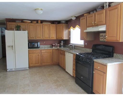59 Bamforth Rd, Springfield, MA 01128 photo 3