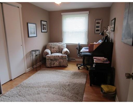 59 Bamforth Rd, Springfield, MA 01128 photo 9