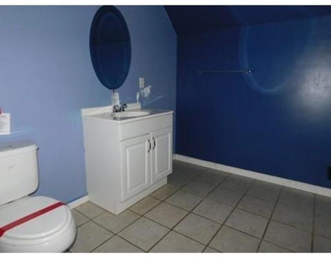 122 Sterling St, Springfield, MA 01107 photo 8