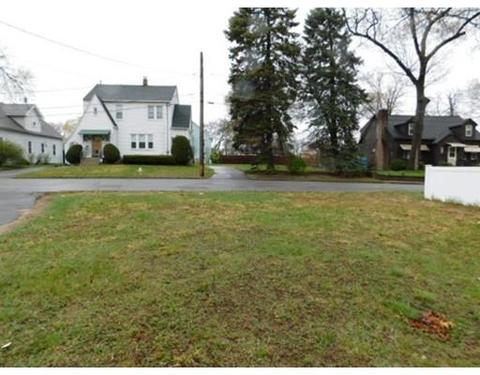 122 Sterling St, Springfield, MA 01107 photo 6
