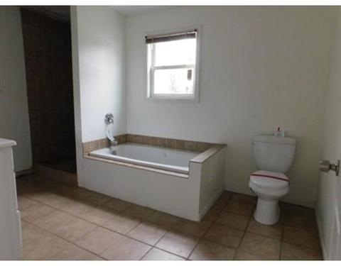 122 Sterling St, Springfield, MA 01107 photo 21