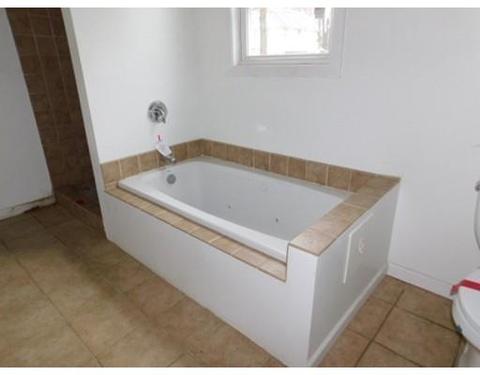 122 Sterling St, Springfield, MA 01107 photo 16