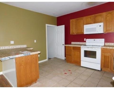 122 Sterling St, Springfield, MA 01107 photo 17