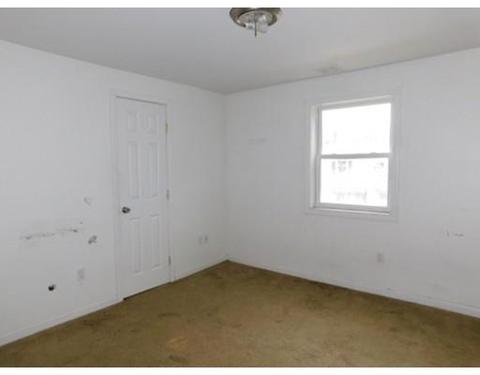 122 Sterling St, Springfield, MA 01107 photo 12