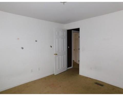 122 Sterling St, Springfield, MA 01107 photo 11