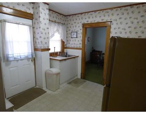 8 Park St, Erving, MA 01344 photo 4