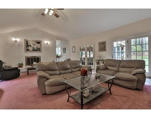 36 Simpson Rd, Pelham, NH 03076 photo 7