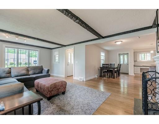 7 Beech Cir, Andover, MA 01810 photo 2