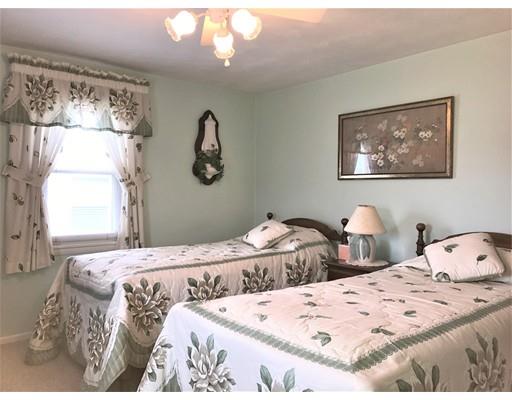 389 Abbott St, Springfield, MA 01118 photo 9