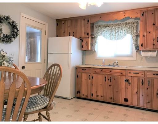 389 Abbott St, Springfield, MA 01118 photo 2