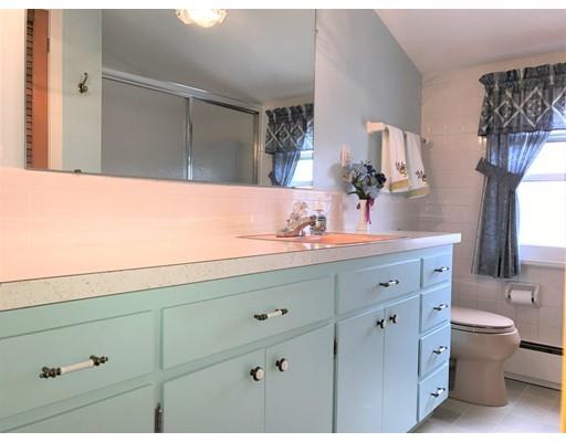 389 Abbott St, Springfield, MA 01118 photo 13