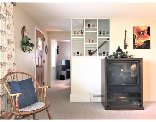 389 Abbott St, Springfield, MA 01118 photo 8