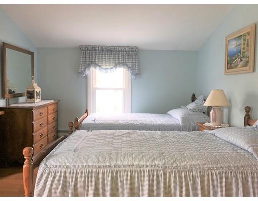 389 Abbott St, Springfield, MA 01118 photo 11