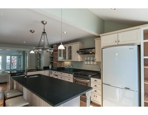 64 Leonard St, Gloucester, MA 01930 photo 6