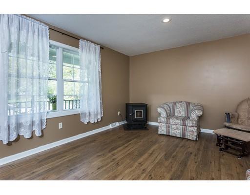 47 Barrison St, Springfield, MA 01109 photo 8