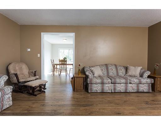 47 Barrison St, Springfield, MA 01109 photo 9