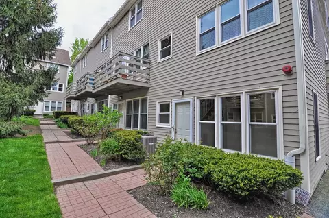 54 Crescent Ave #E, Dorchester, MA 02125 photo 2