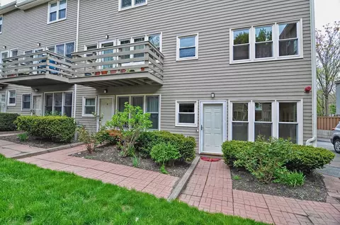 54 Crescent Ave #E, Dorchester, MA 02125 photo 1