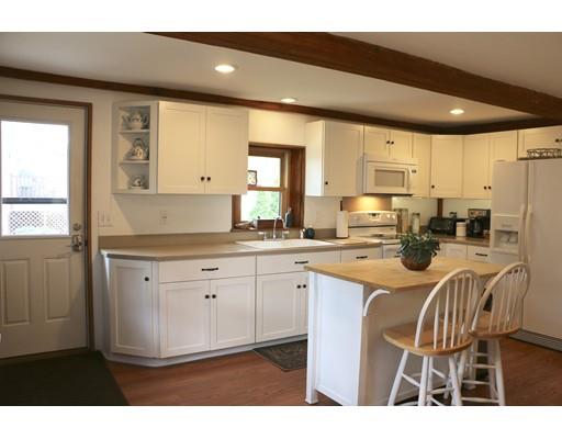 8 Back Bay Ct, Reading, MA 01867 photo 3