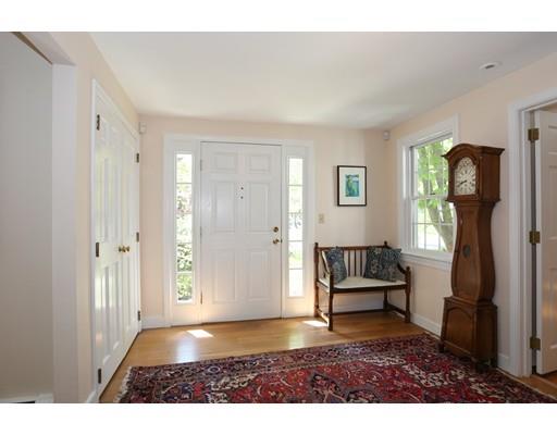 65 Canterbury Ln, Needham, MA 02492 photo 3