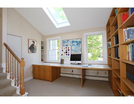 65 Canterbury Ln, Needham, MA 02492 photo 16
