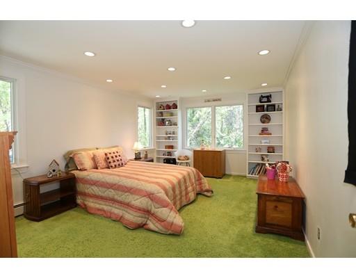 65 Canterbury Ln, Needham, MA 02492 photo 21