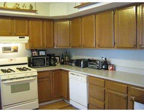 111 Barre St, Springfield, MA 01119 photo 2
