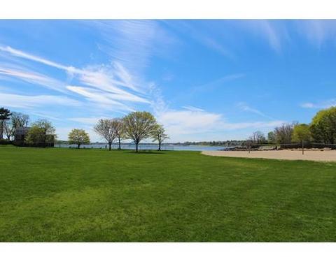 3 Oceanside Dr, Beverly, MA 01915 photo 3