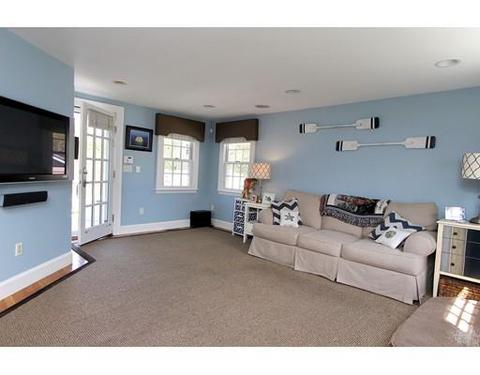 3 Oceanside Dr, Beverly, MA 01915 photo 8