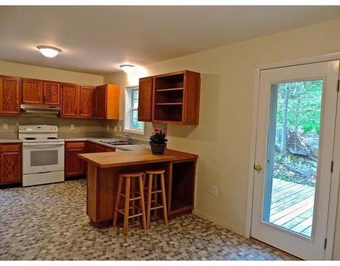 16 Bond St, Conway, MA 01341 photo 5