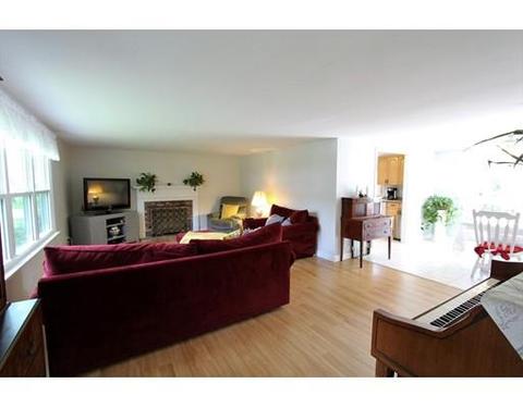 463 Nottingham Dr, Barnstable, MA 02632 photo 2