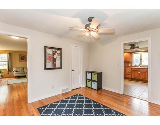 39 Old Brook Rd, Springfield, MA 01118 photo 3