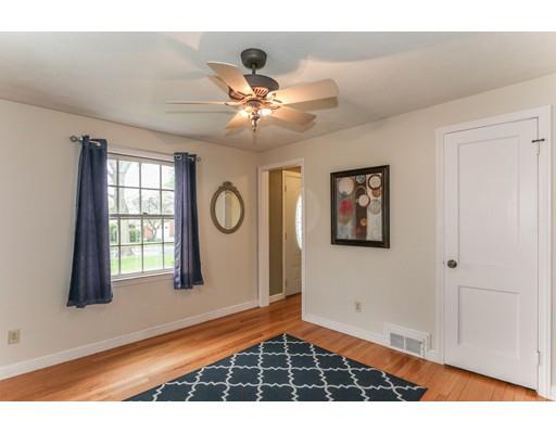 39 Old Brook Rd, Springfield, MA 01118 photo 4