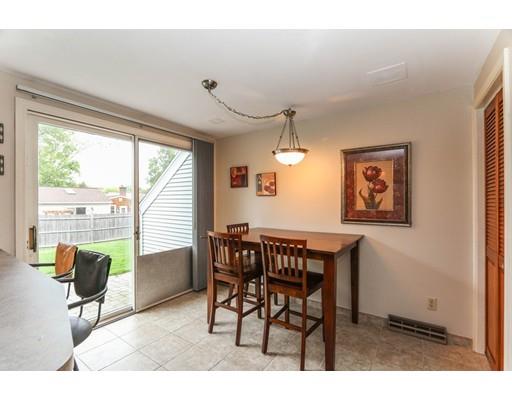 39 Old Brook Rd, Springfield, MA 01118 photo 9