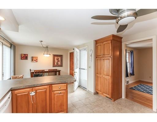 39 Old Brook Rd, Springfield, MA 01118 photo 8