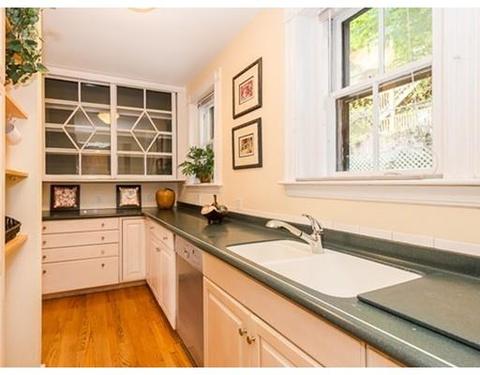 682 Washington St, Brookline, MA 02446 photo 11