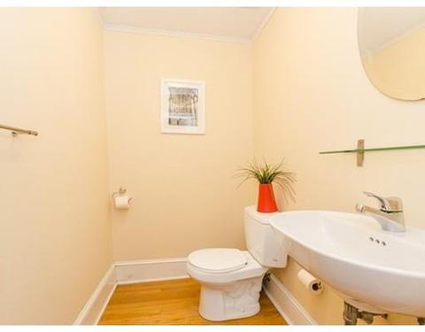 682 Washington St, Brookline, MA 02446 photo 16