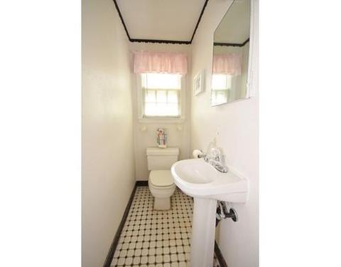 92 Donbray Rd, Springfield, MA 01119 photo 9