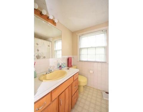 92 Donbray Rd, Springfield, MA 01119 photo 10