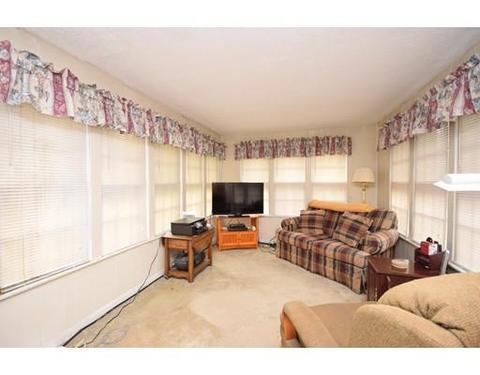 92 Donbray Rd, Springfield, MA 01119 photo 4