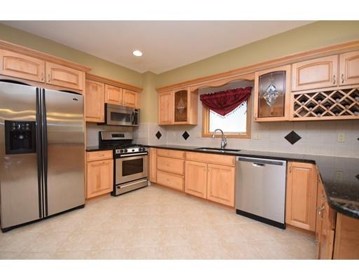 76 Bronson Ter, Springfield, MA 01108 photo 4