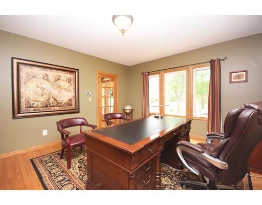 76 Bronson Ter, Springfield, MA 01108 photo 9