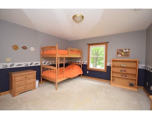 76 Bronson Ter, Springfield, MA 01108 photo 17