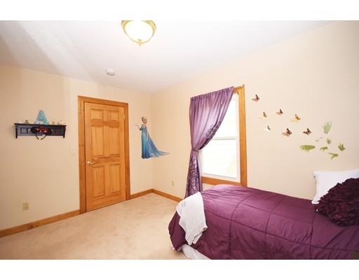 76 Bronson Ter, Springfield, MA 01108 photo 16