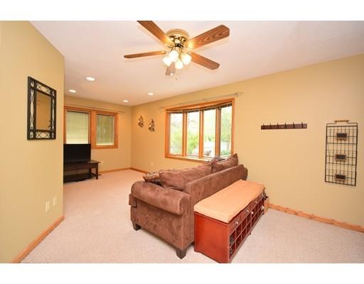 76 Bronson Ter, Springfield, MA 01108 photo 10