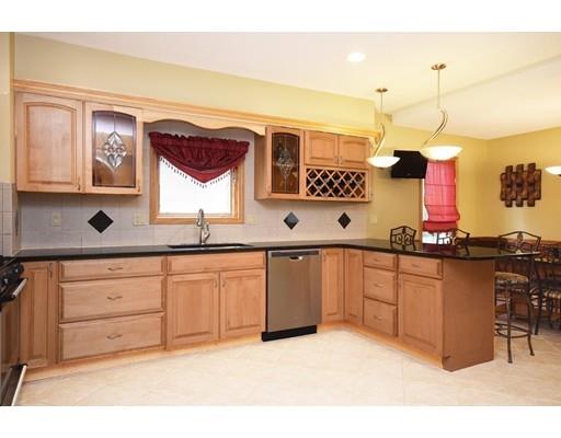 76 Bronson Ter, Springfield, MA 01108 photo 3