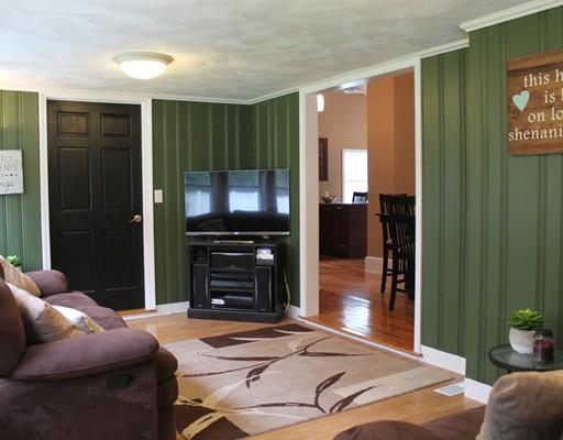 15 Nelson Ave, Reading, MA 01867 photo 4