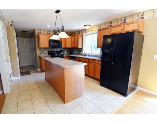 187 Lucerne Rd, Springfield, MA 01119 photo 4